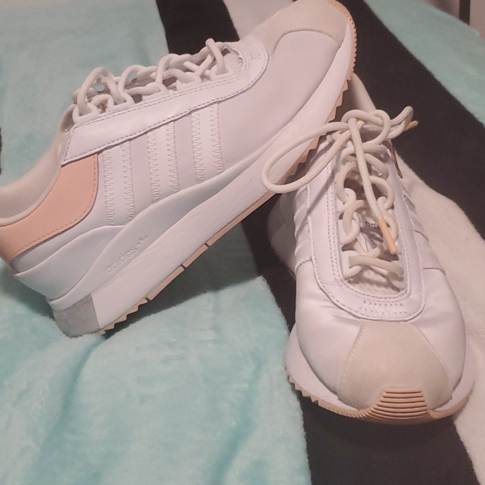 Women's shoes wore once